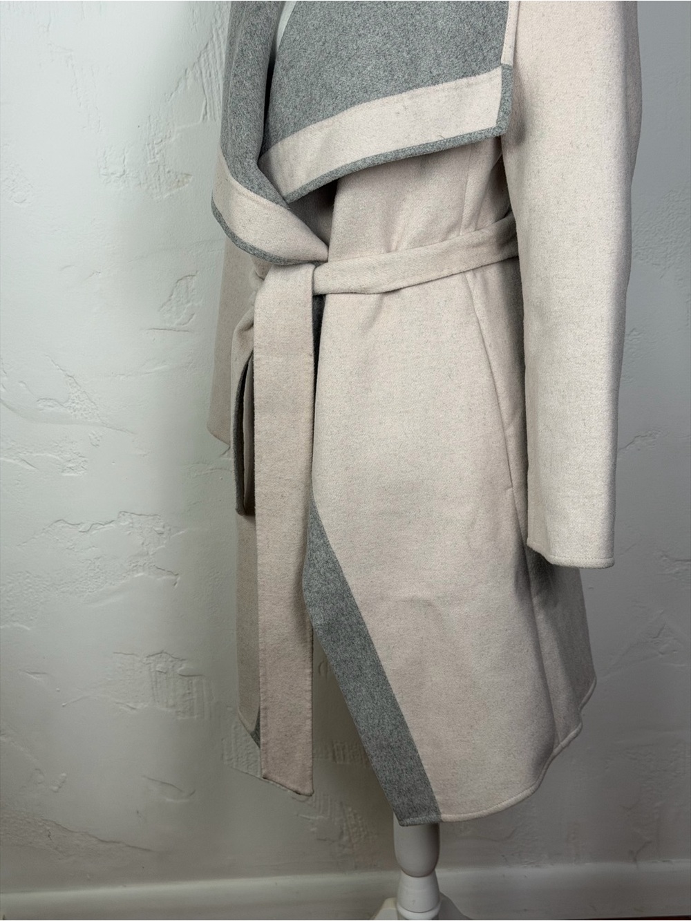 Lucky Brand Light Gray and Cream Wrap Tie Coat - Classic Style XS - Picture 6 of 16